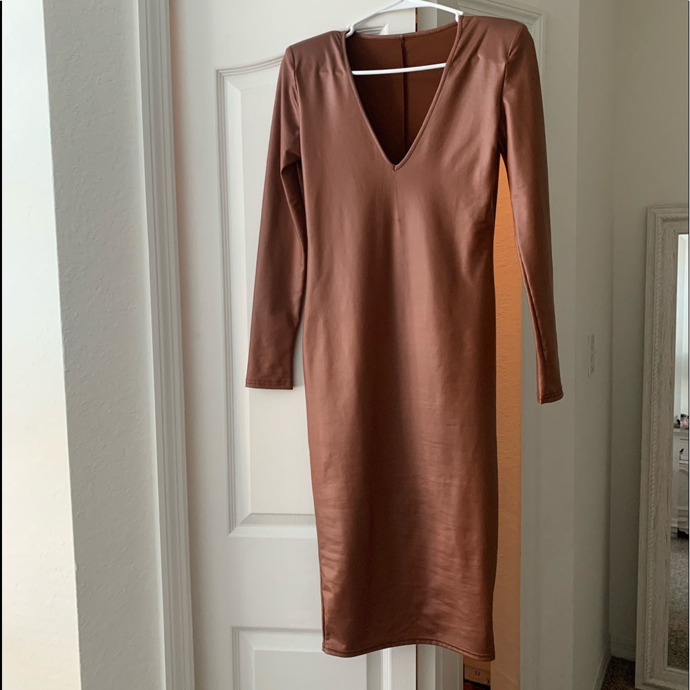 Long sleeve midi dress